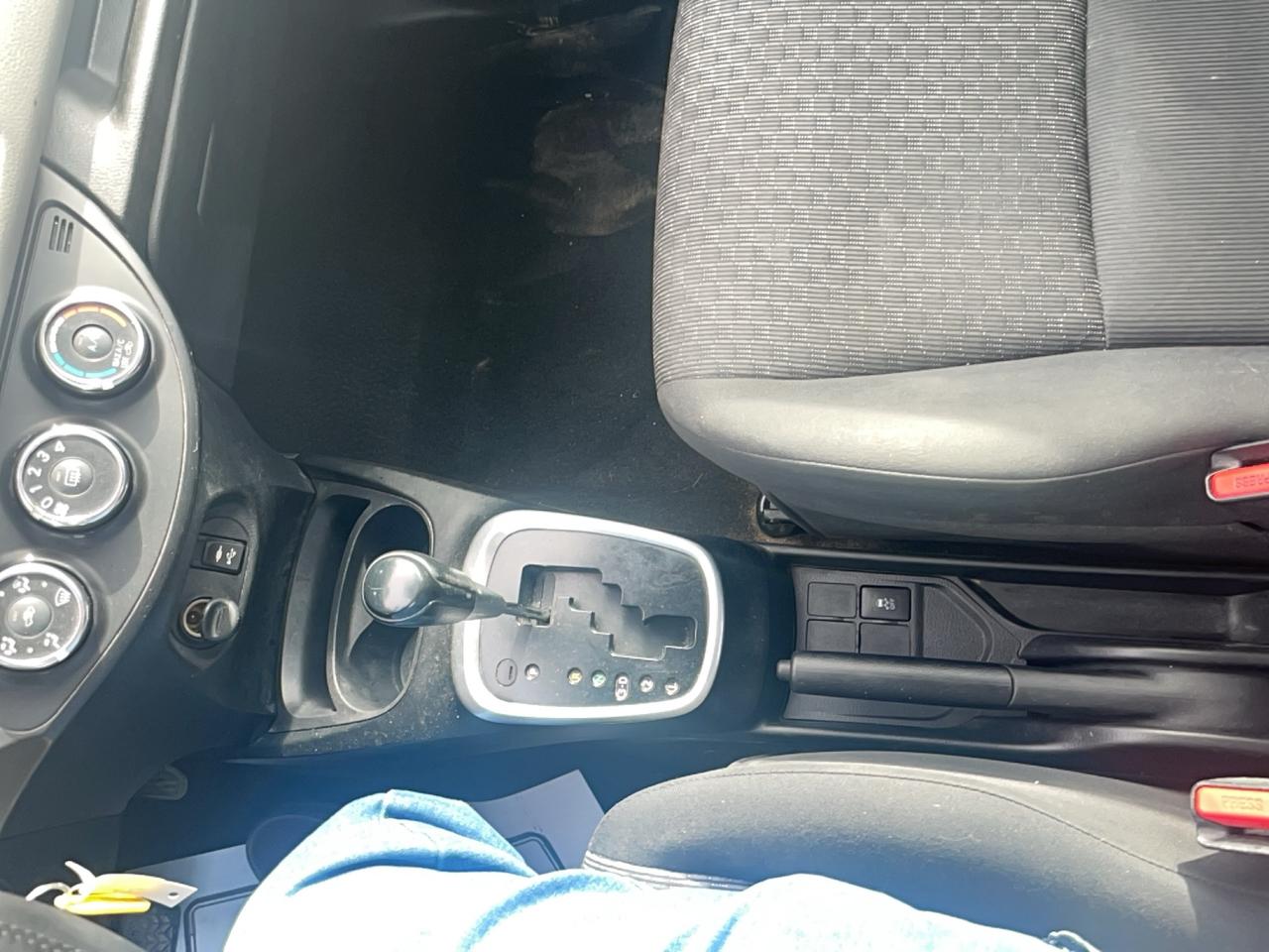 2017 Toyota Yaris LE Photo