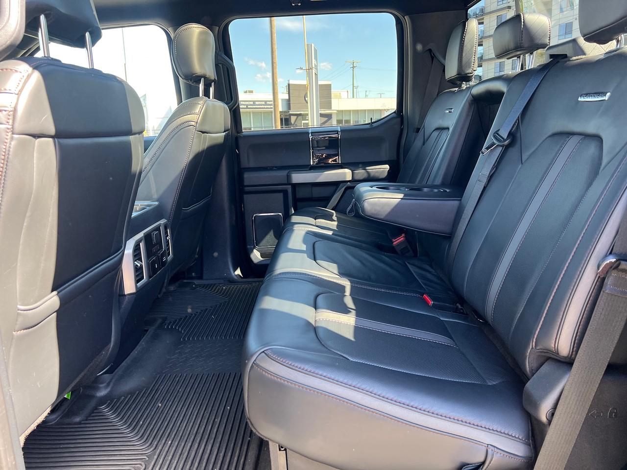 2022 Ford SUPER DUTY F-350 SRW Platinum Photo32