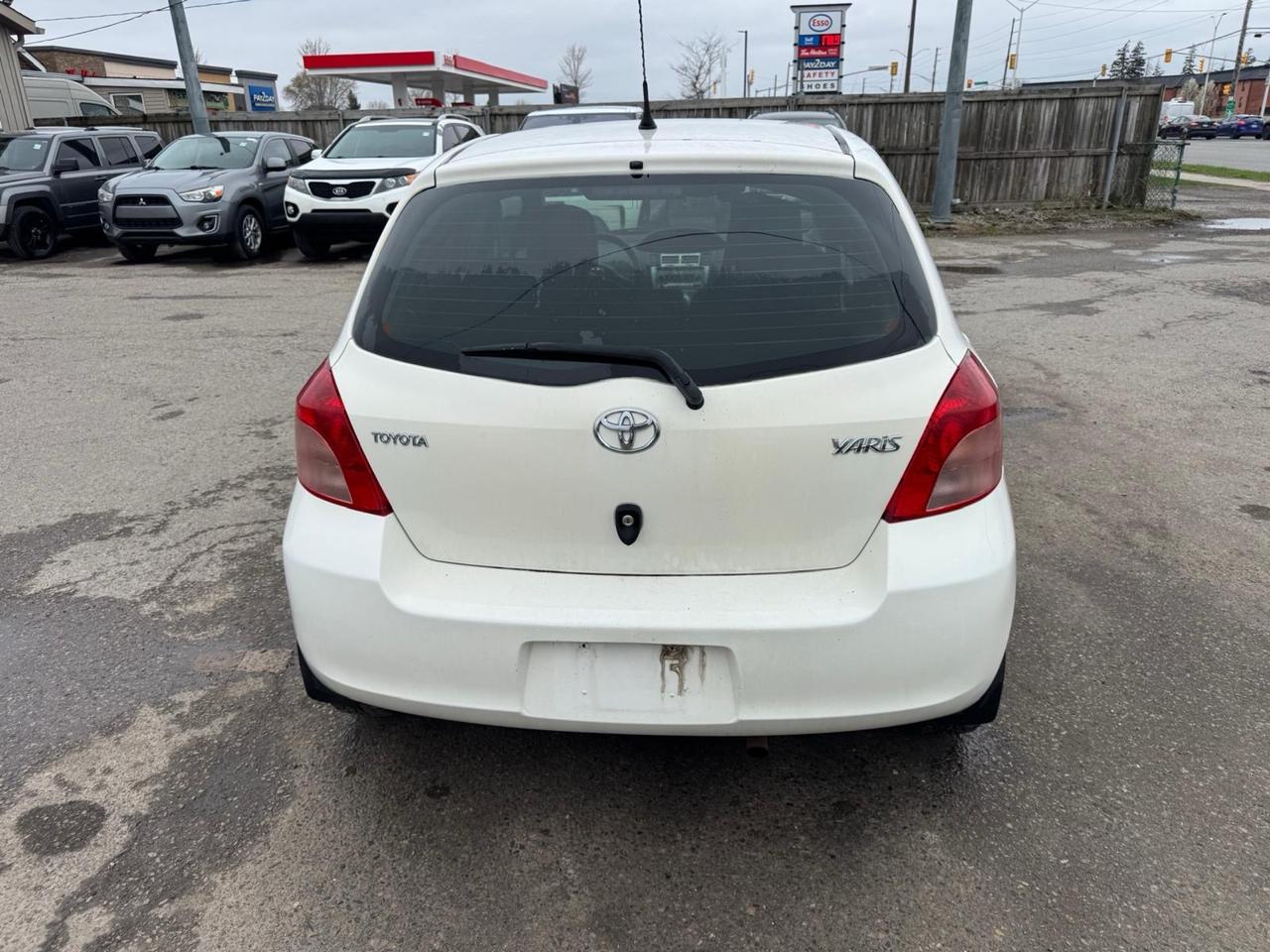 2007 Toyota Yaris LE, HATCH, MANUAL, ONLY 164KMS, ALBERTA CAR, CLEAN Photo