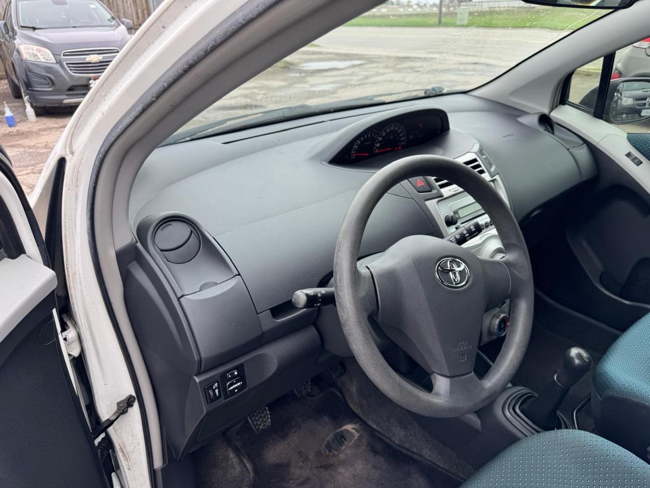 2007 Toyota Yaris LE, HATCH, MANUAL, ONLY 164KMS, ALBERTA CAR, CLEAN Photo