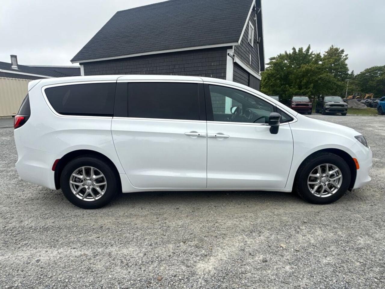 2027 Dodge Grand Caravan SXT Photo