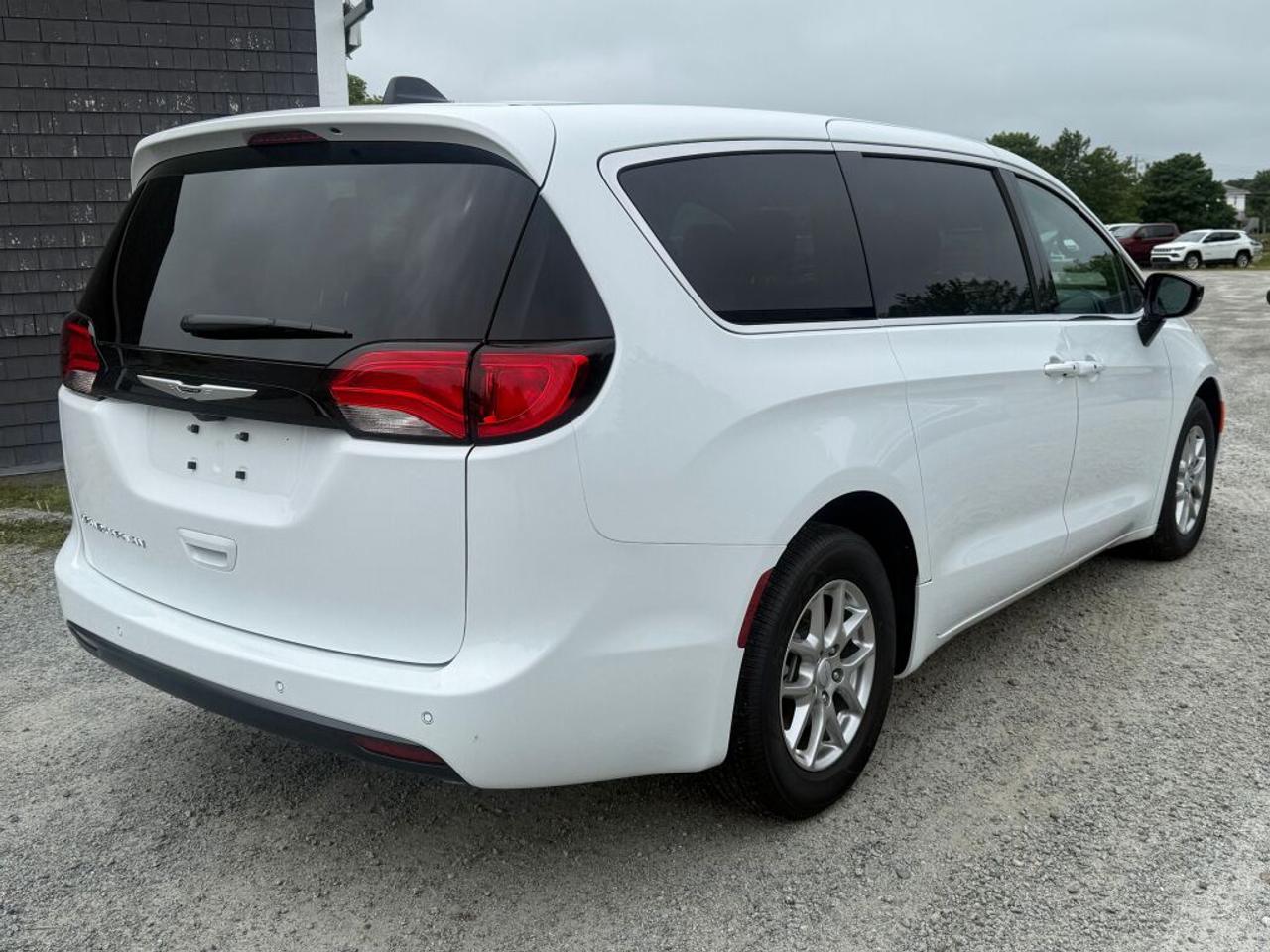 2027 Dodge Grand Caravan SXT Photo
