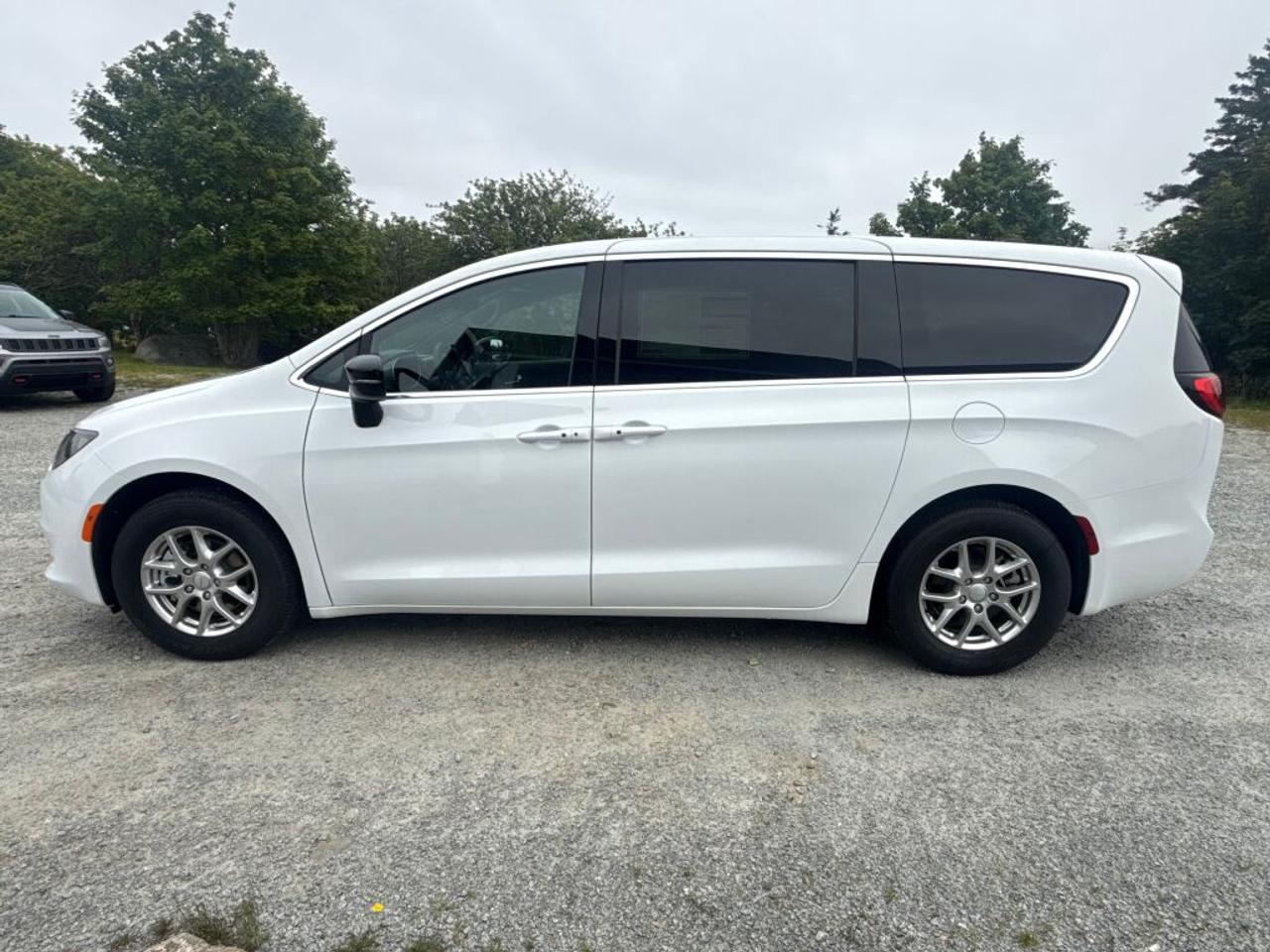 2027 Dodge Grand Caravan SXT Photo