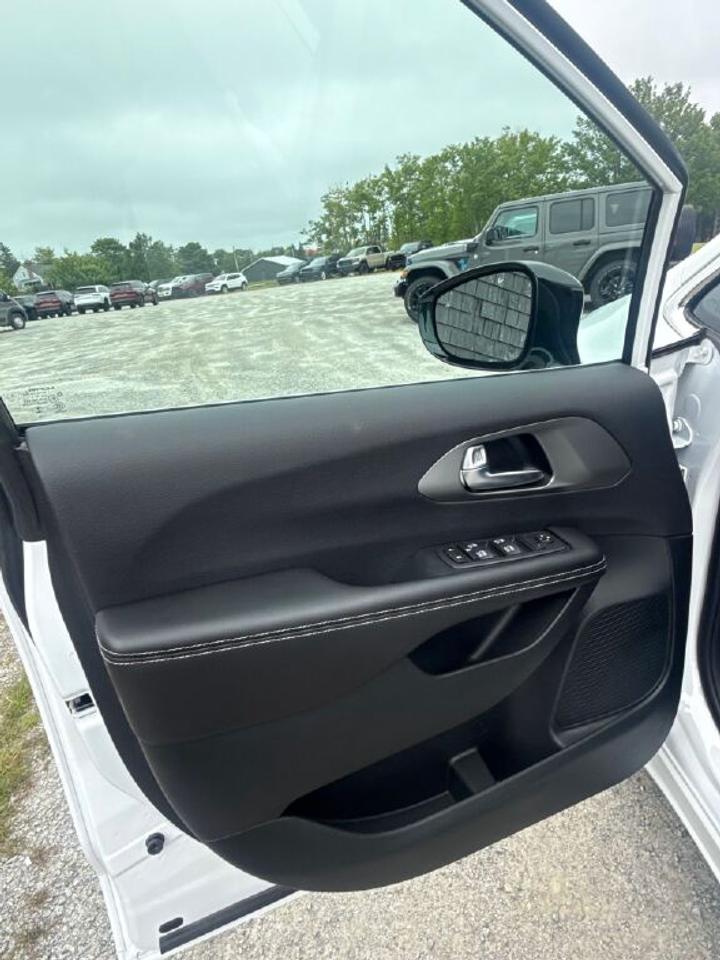 2027 Dodge Grand Caravan SXT Photo