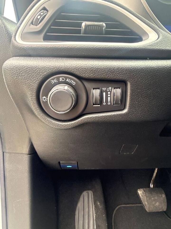 2027 Dodge Grand Caravan SXT Photo