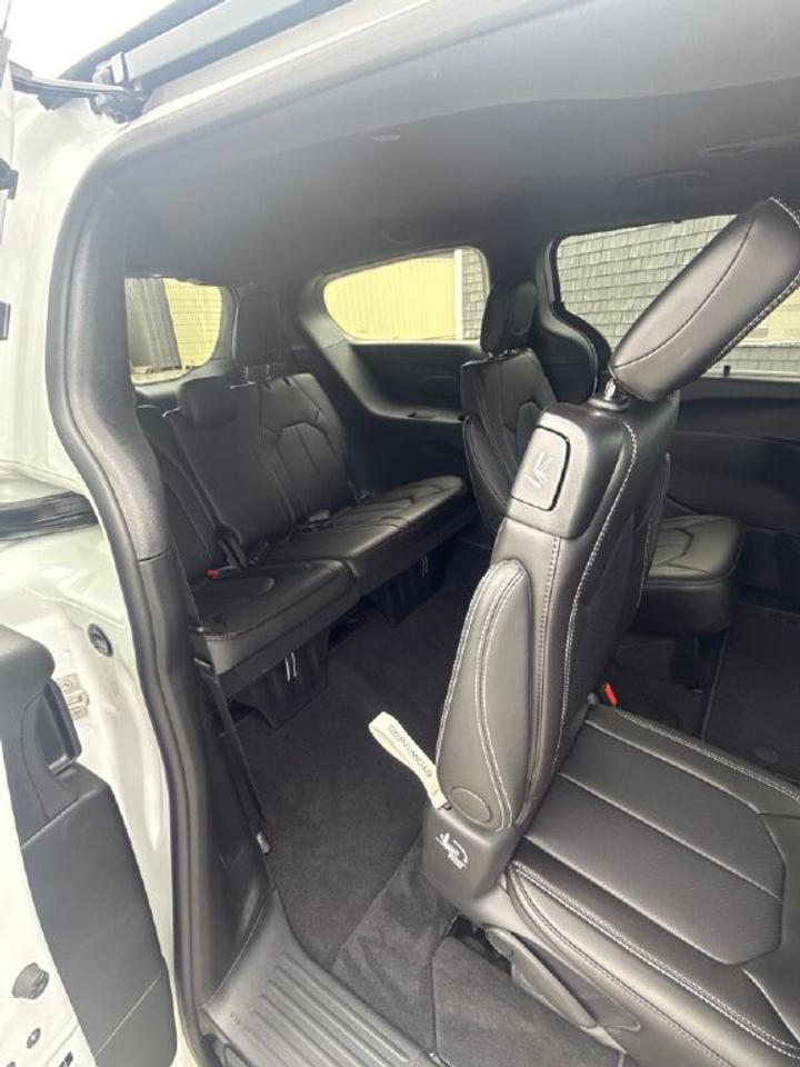 2027 Dodge Grand Caravan SXT Photo