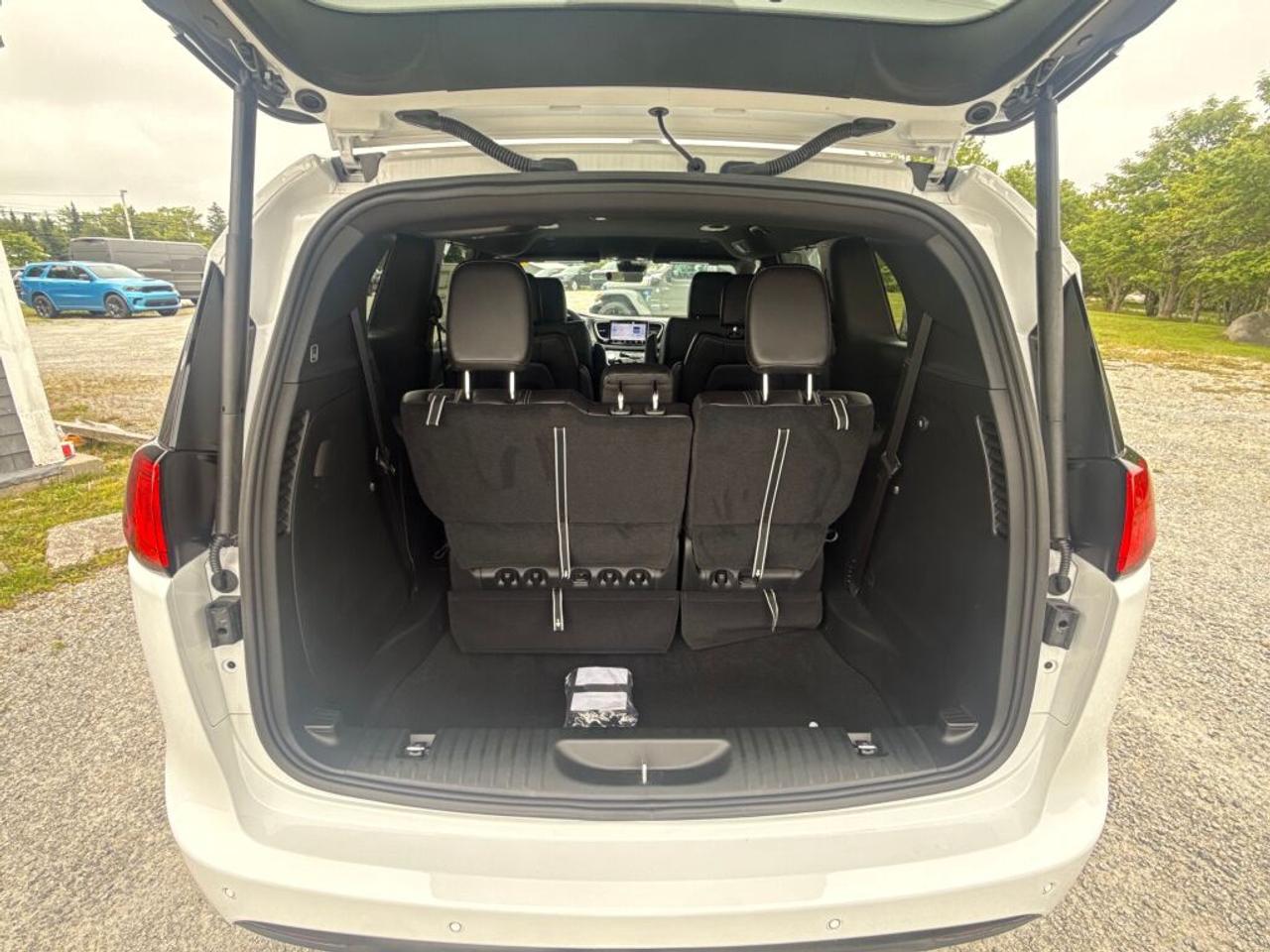 2027 Dodge Grand Caravan SXT Photo