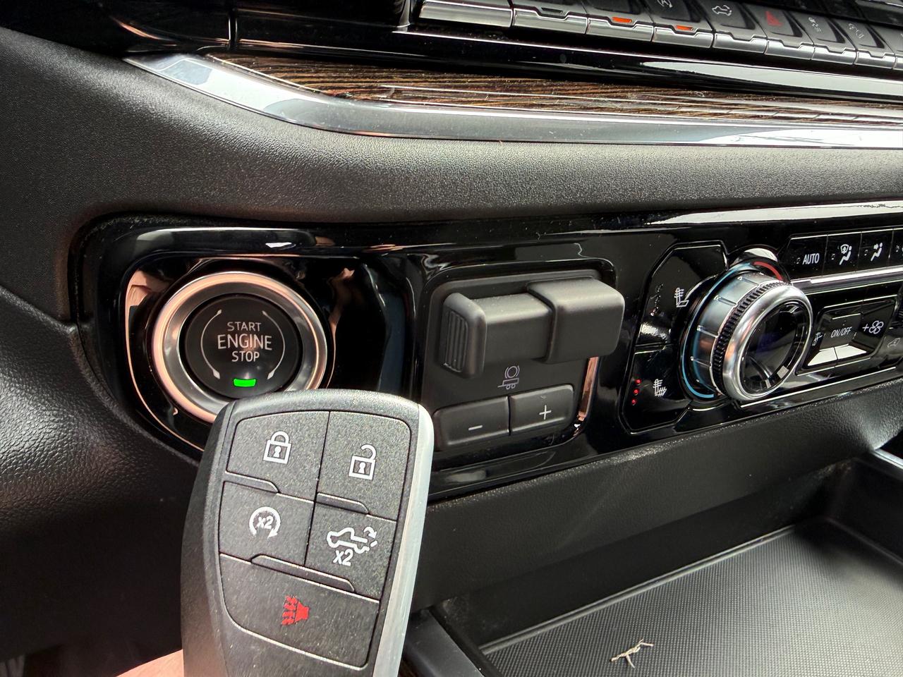 2023 GMC Sierra 1500 Elevation Loaded! Buckets! AutoStart! Photo