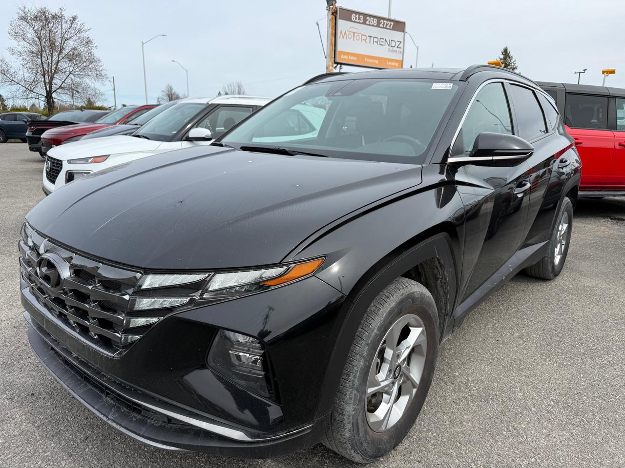 2023 Hyundai Tucson Preferred w/Trend Package Panoramic Roof! Leather! NAV! Photo0