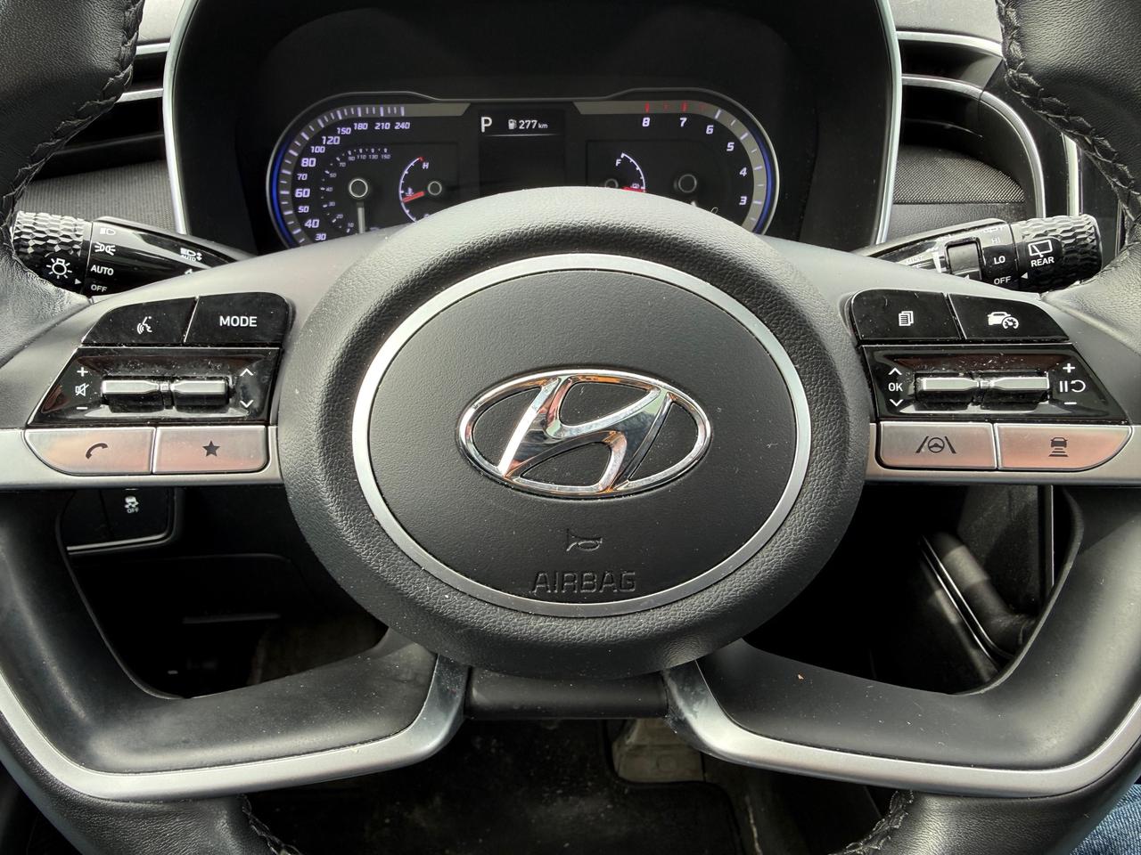 2023 Hyundai Tucson Preferred w/Trend Package Panoramic Roof! Leather! NAV! Photo4