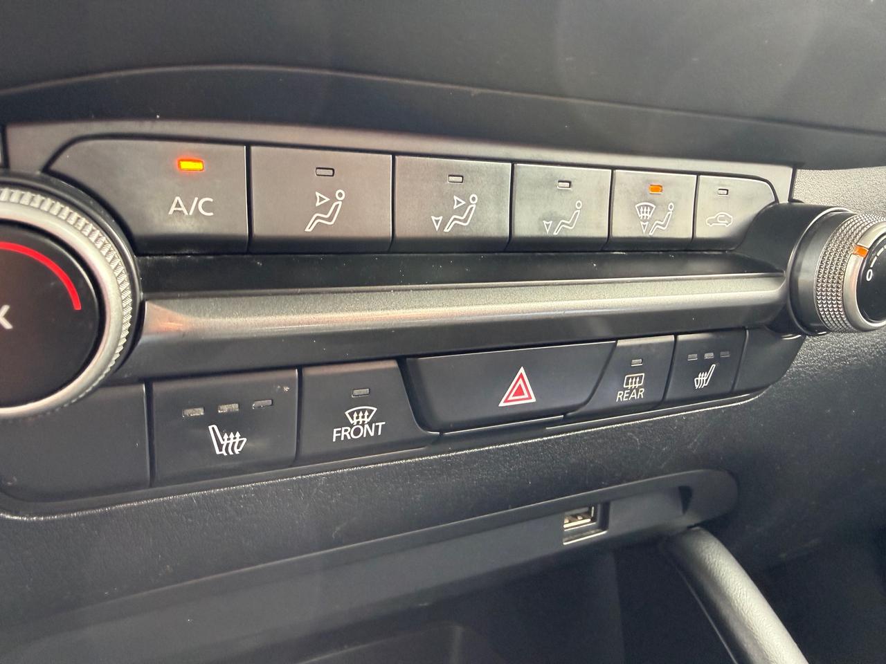 2019 Mazda MAZDA3 GX 6-Speed Manual ! Heated Seats! Photo