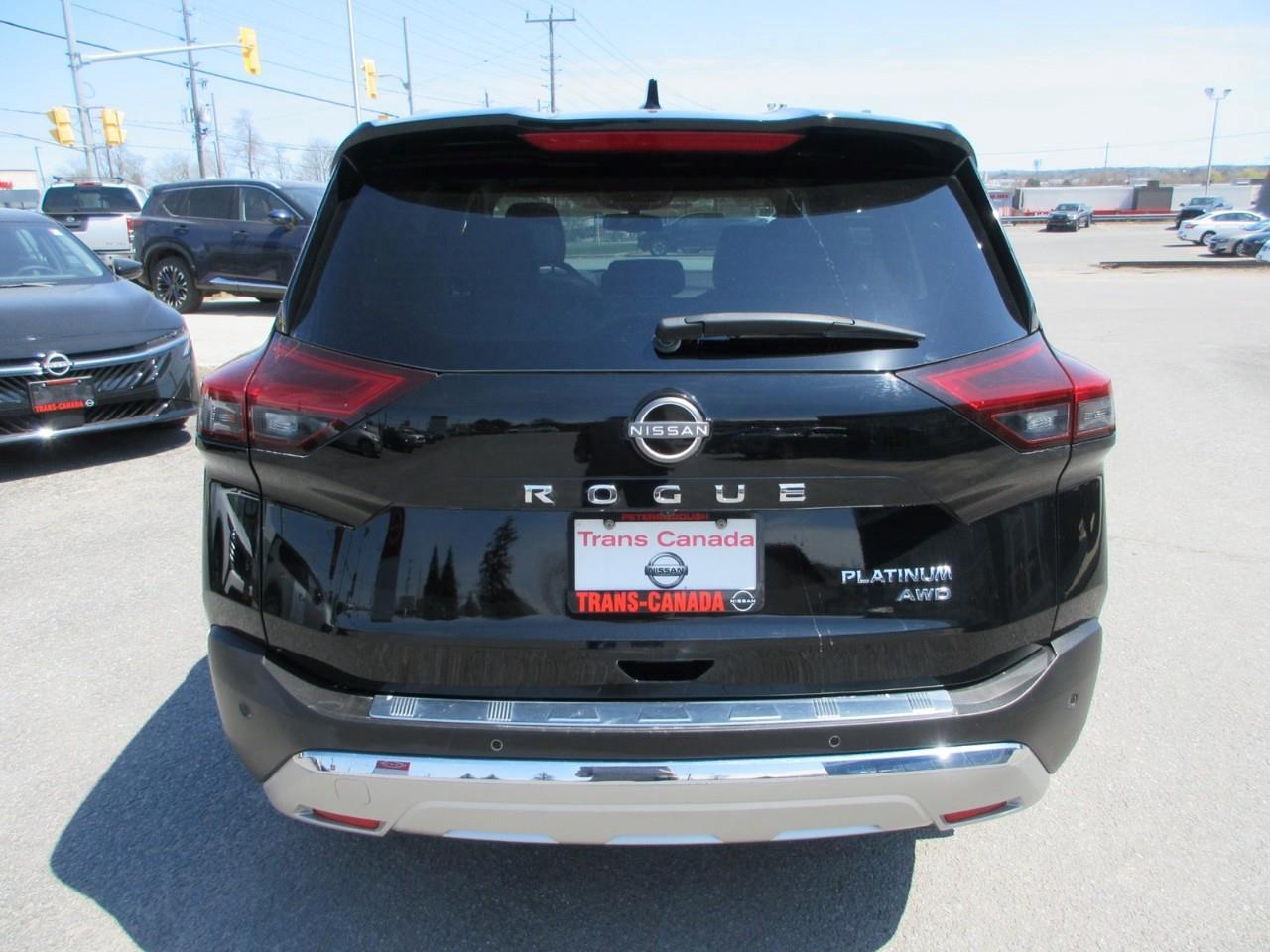 2023 Nissan Rogue Platinum Photo3