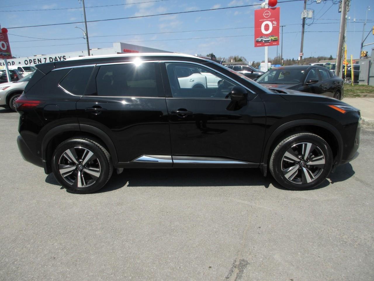 2023 Nissan Rogue Platinum Photo