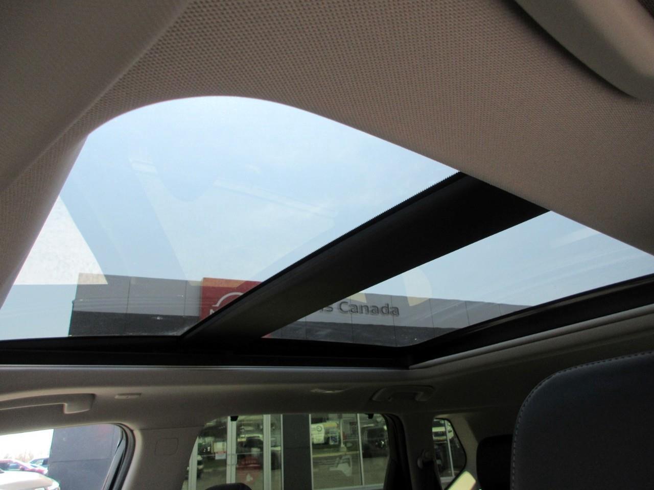 2023 Nissan Rogue Platinum Photo