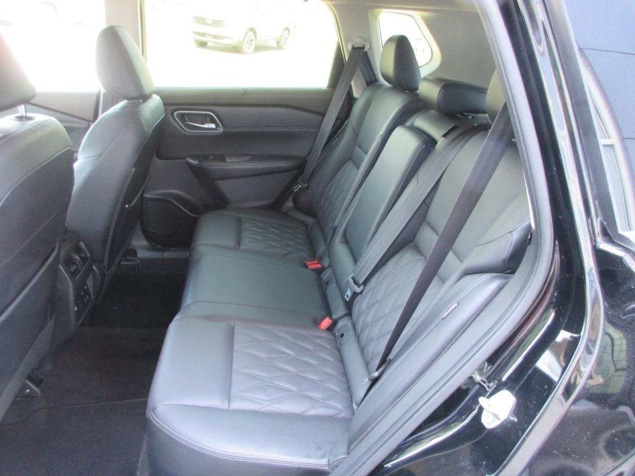 2023 Nissan Rogue Platinum Photo