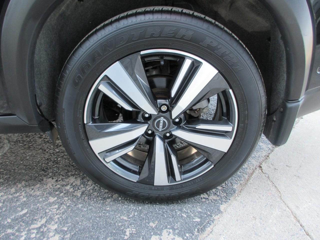 2023 Nissan Rogue Platinum Photo