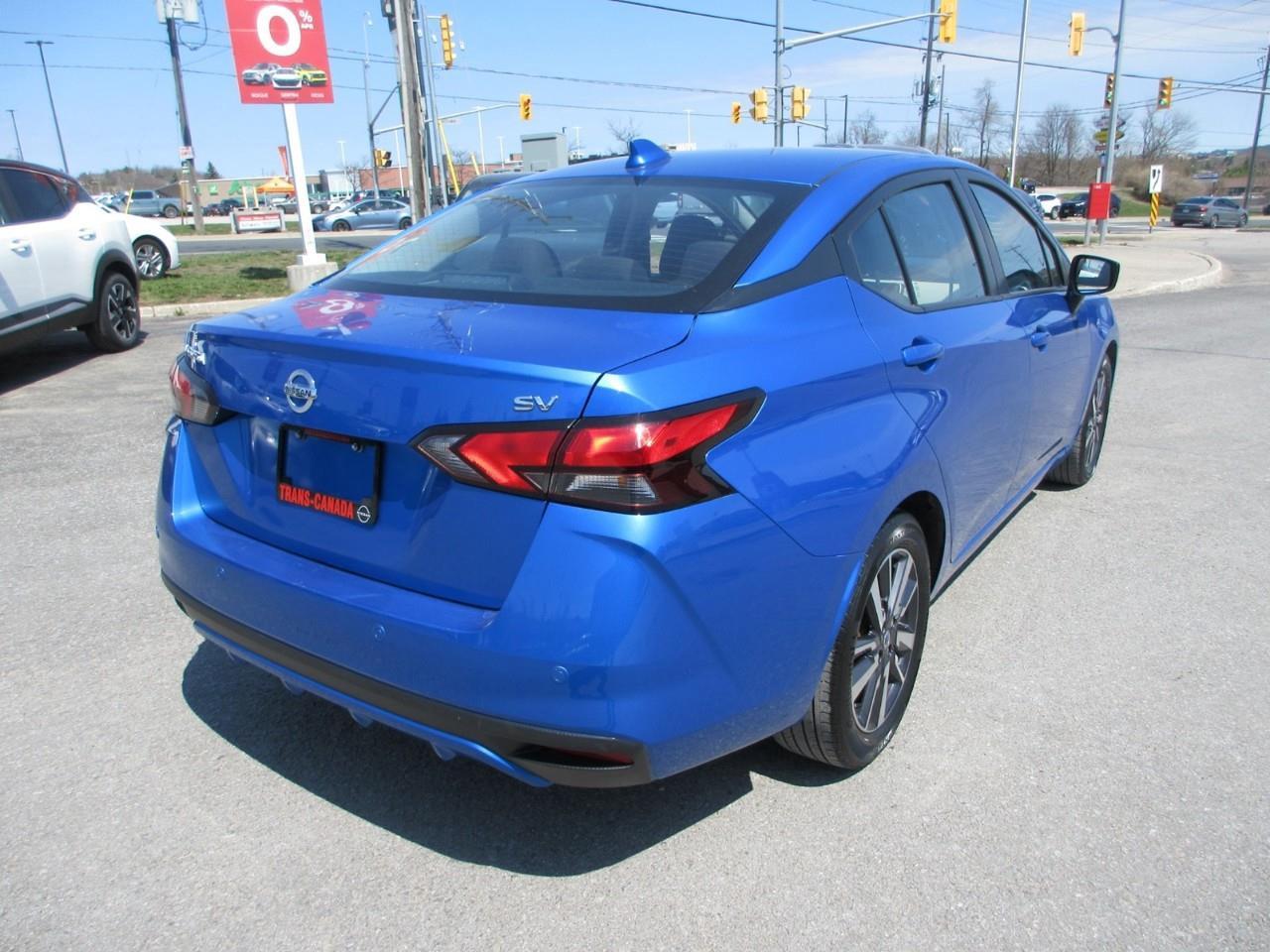 2022 Nissan Versa SV Photo