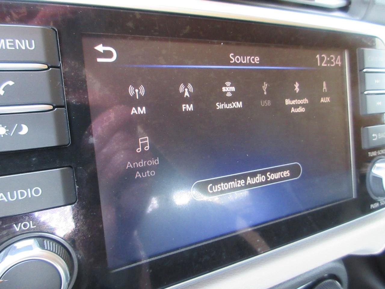 2022 Nissan Versa SV Photo