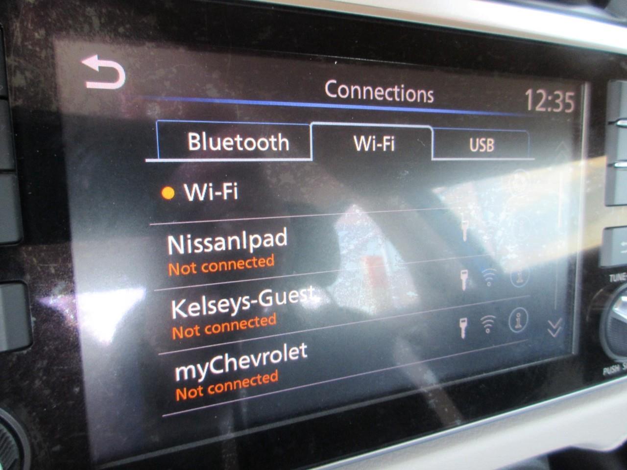 2022 Nissan Versa SV Photo