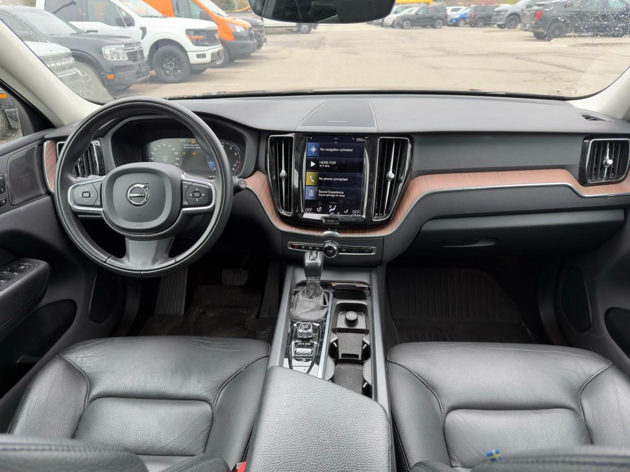 2021 Volvo XC60 T6 Momentum CLIMATE PK|CARPLAY|11 SVC RECORDS|NO ACCIDENTS Photo