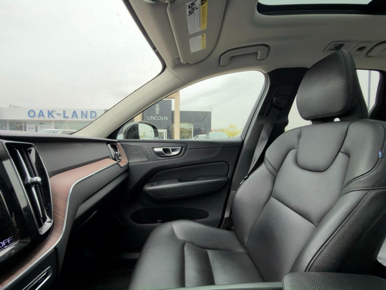 2021 Volvo XC60 T6 Momentum CLIMATE PK|CARPLAY|11 SVC RECORDS|NO ACCIDENTS Photo
