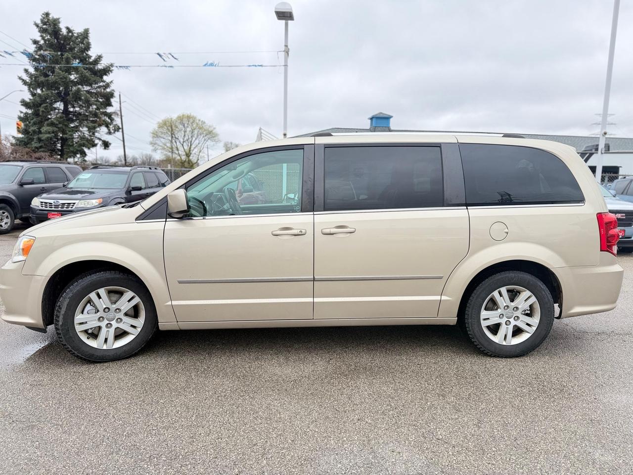 2015 Dodge Grand Caravan Crew Plus Photo