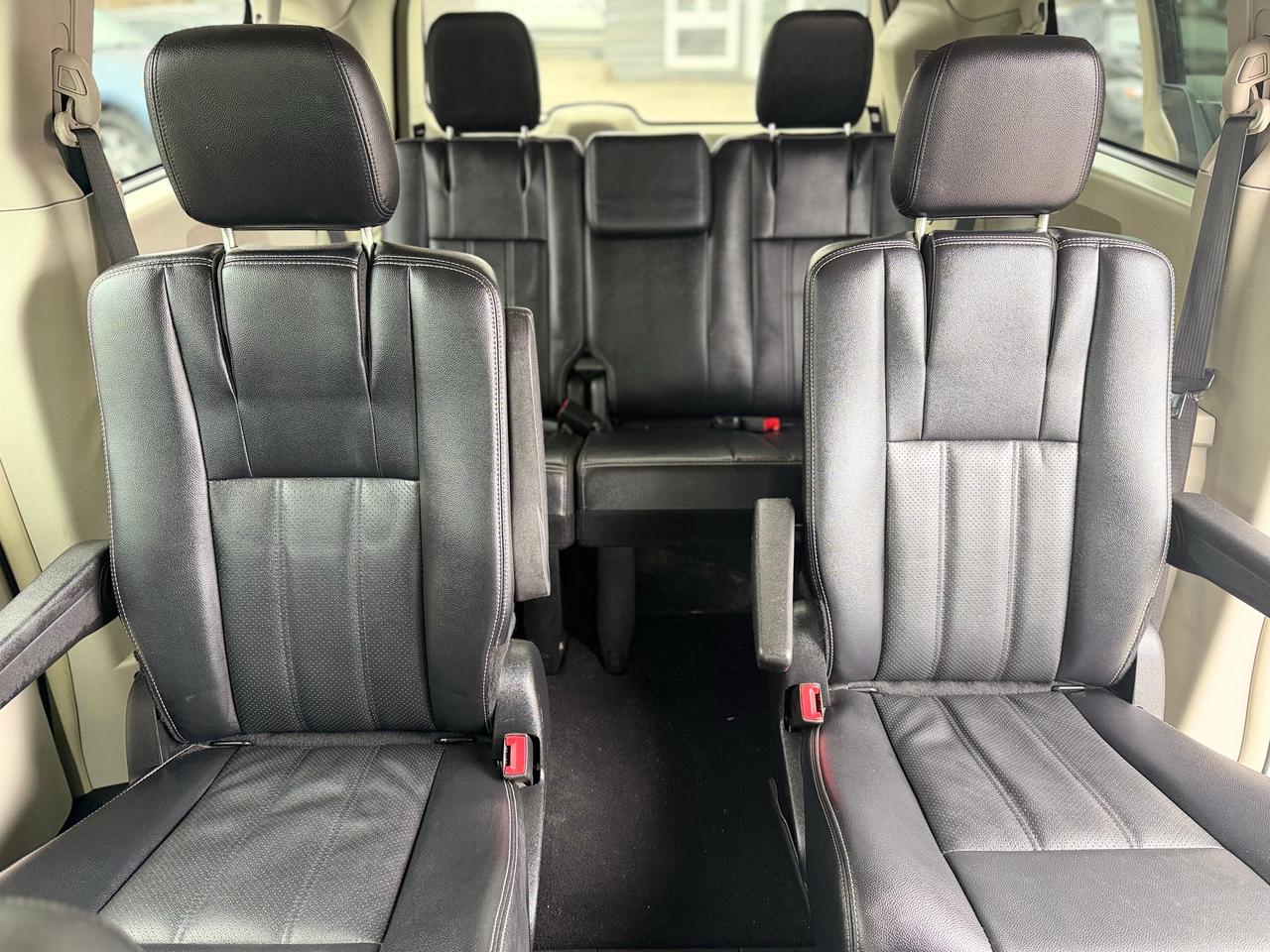 2015 Dodge Grand Caravan Crew Plus Photo