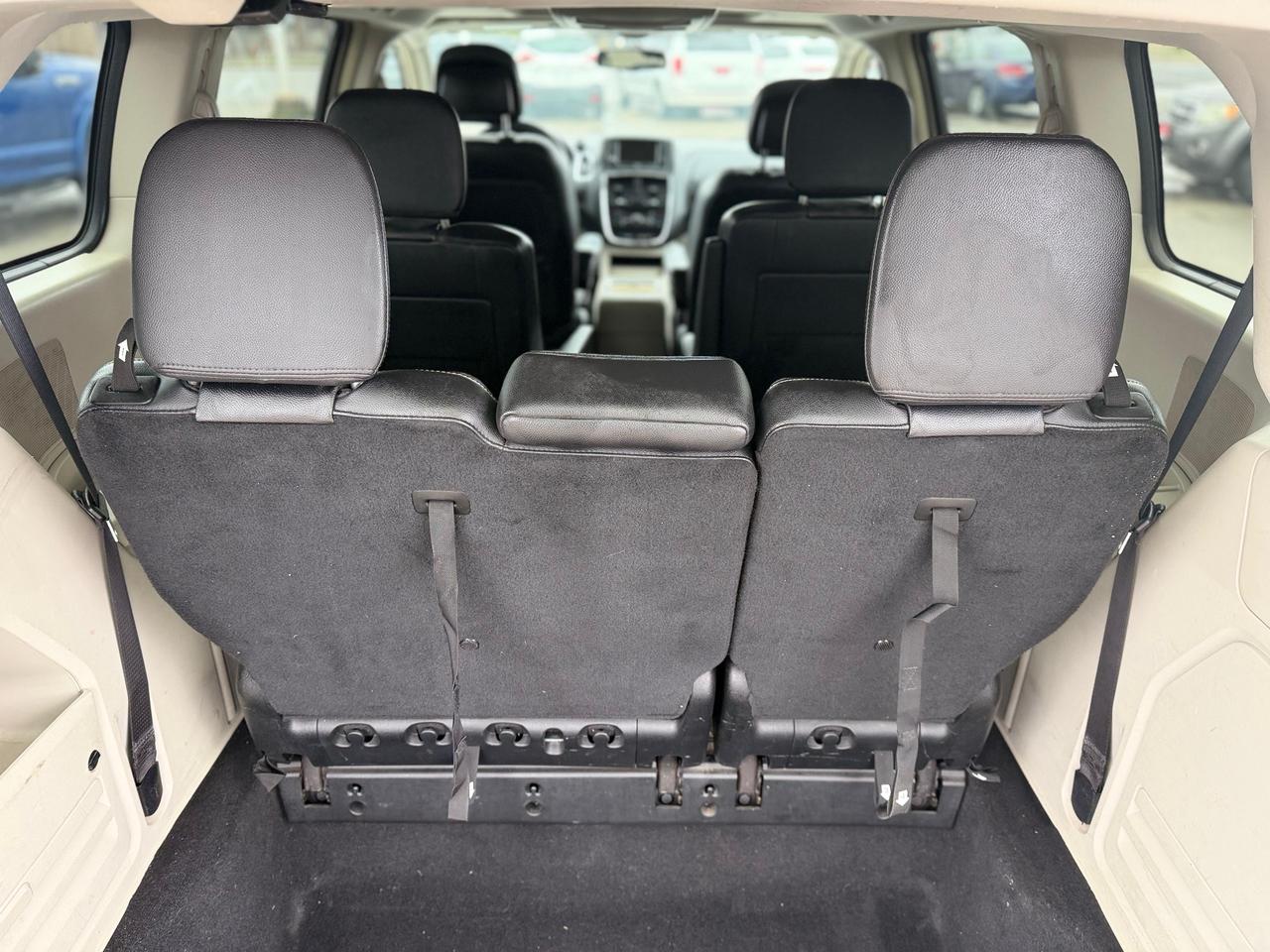 2015 Dodge Grand Caravan Crew Plus Photo