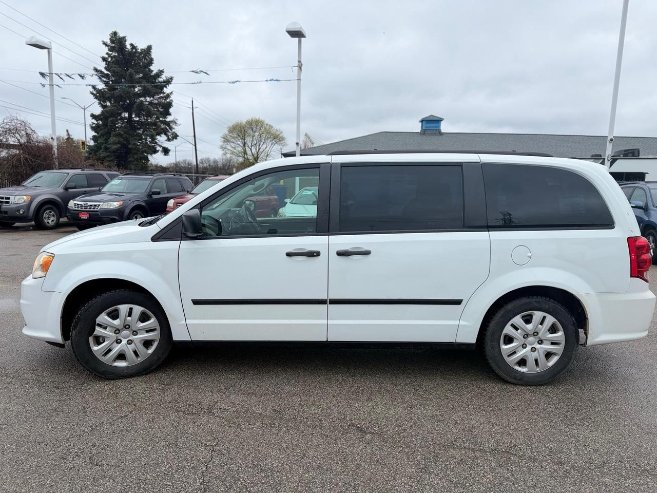 2015 Dodge Grand Caravan CANADA VALUE PACKAGE Photo2