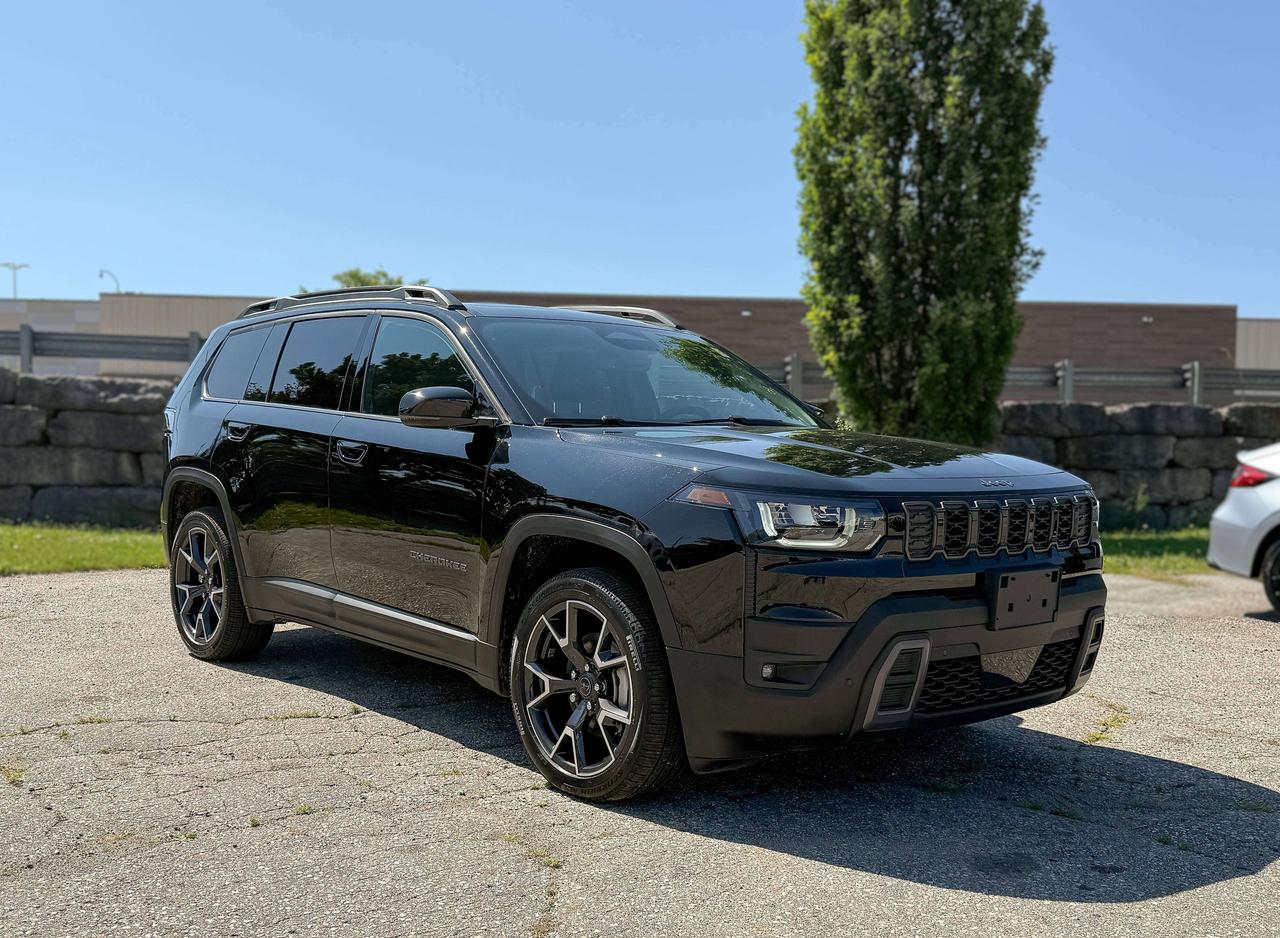 2026 Jeep Cherokee Overland 4x4 Photo