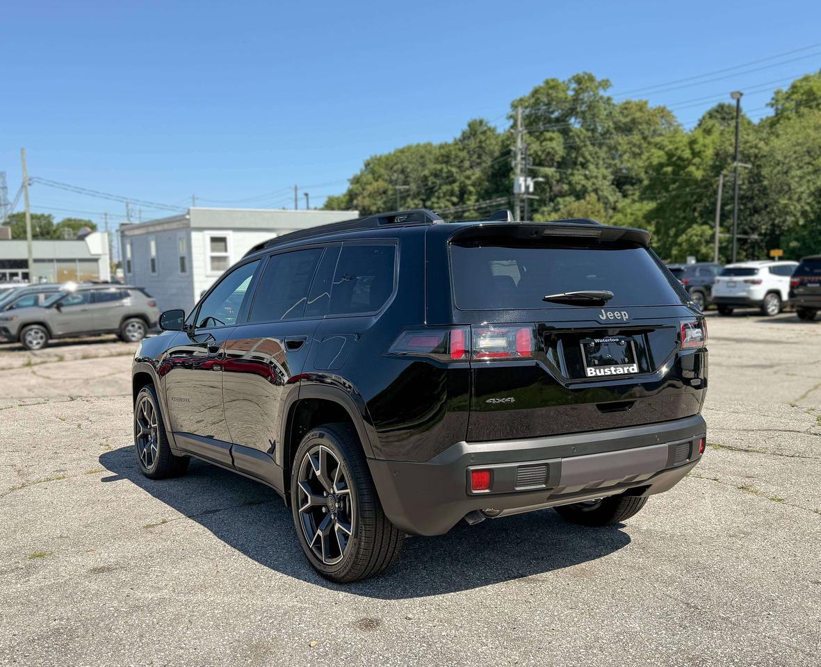 2026 Jeep Cherokee Overland 4x4 Photo