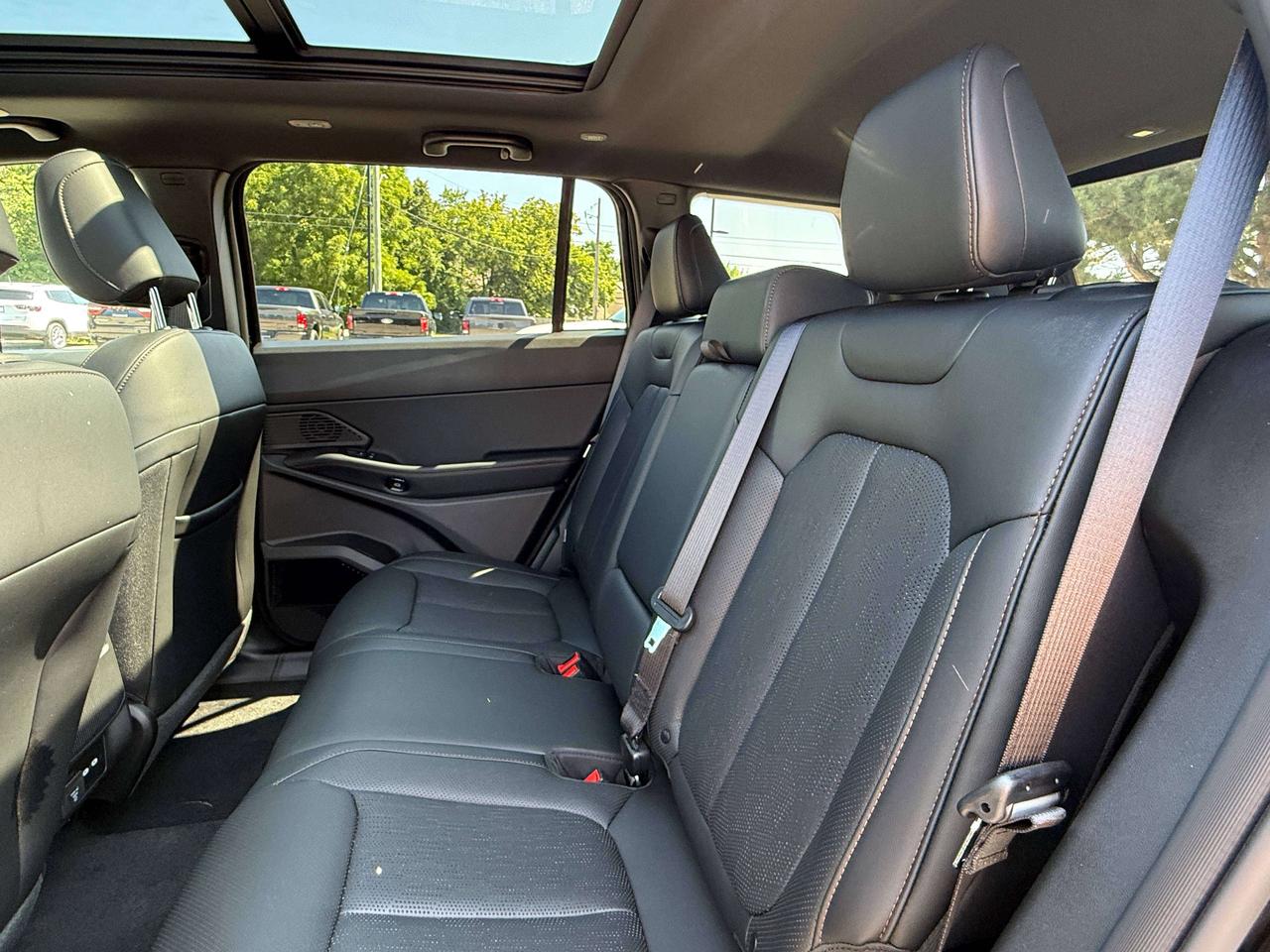 2026 Jeep Cherokee Overland 4x4 Photo