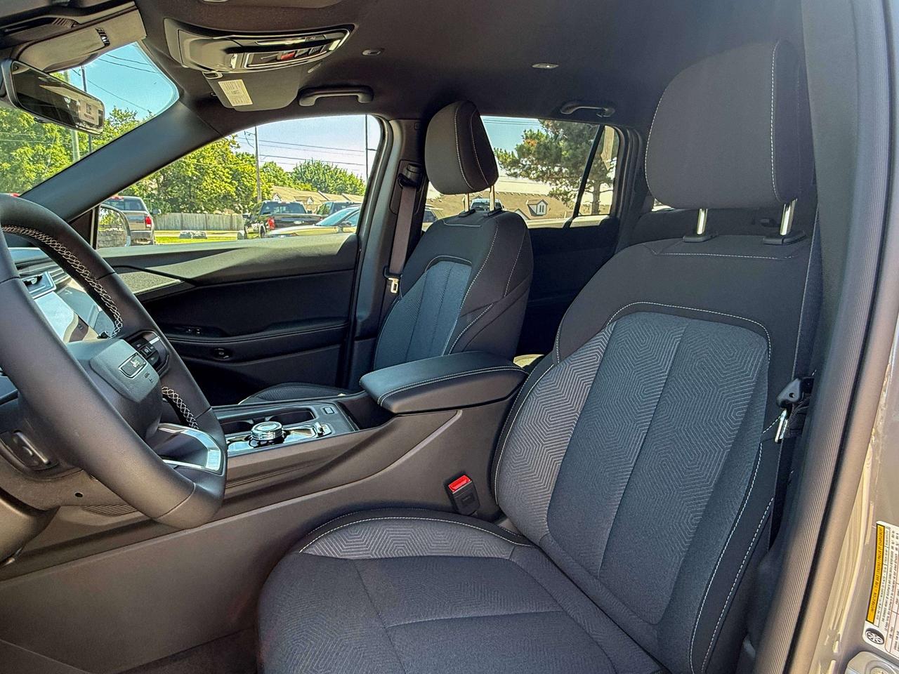 2026 Jeep Cherokee LAREDO 4x4 Photo