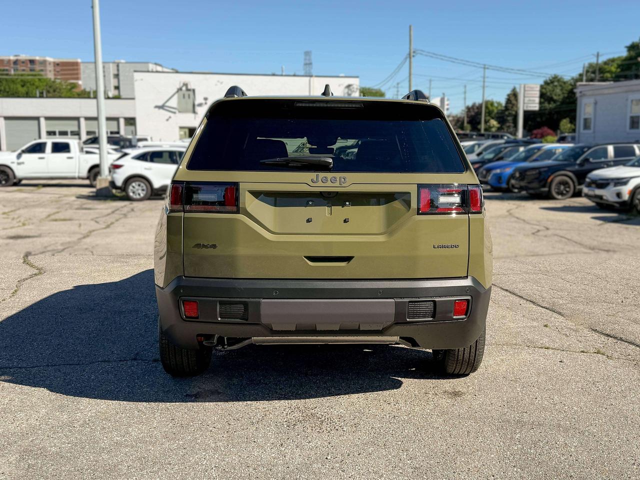 2026 Jeep Cherokee LAREDO 4x4 Photo