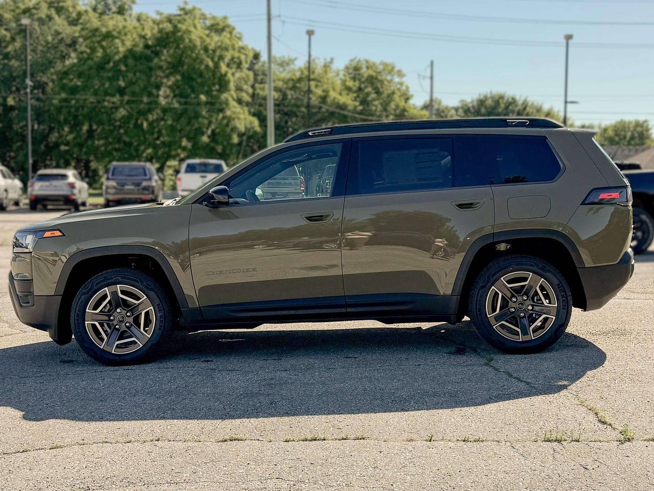 2026 Jeep Cherokee LAREDO 4x4 Photo