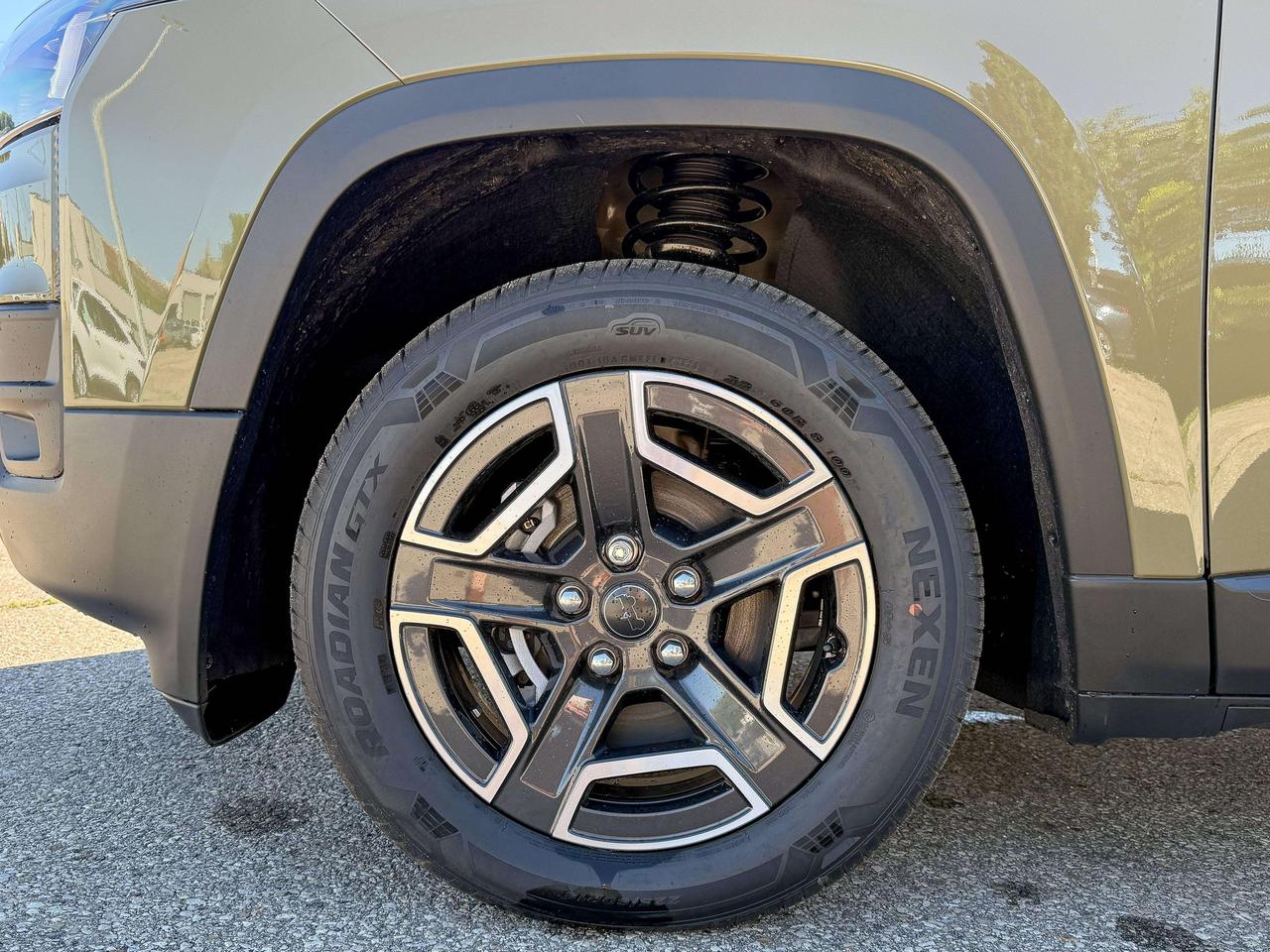 2026 Jeep Cherokee LAREDO 4x4 Photo