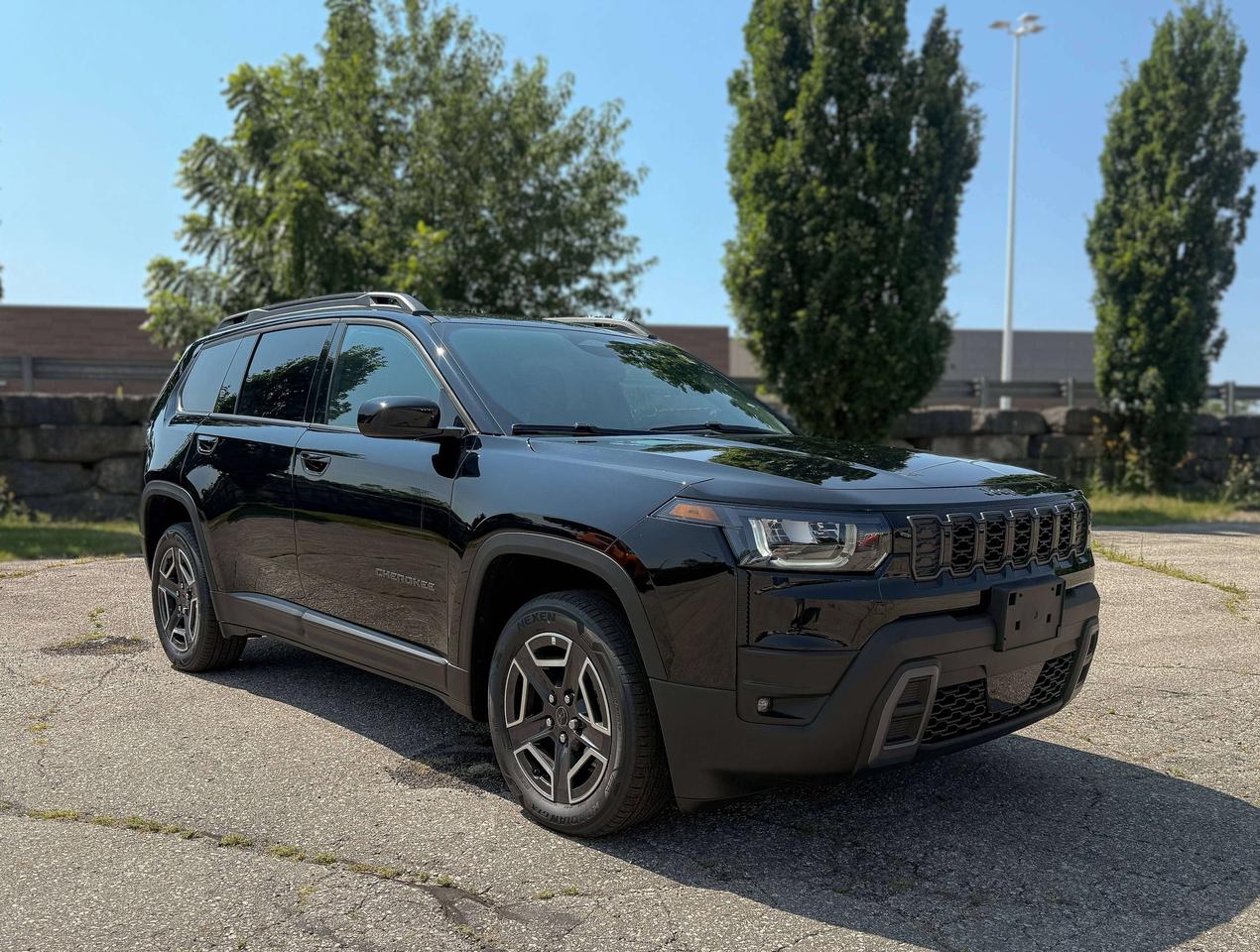 2026 Jeep Cherokee LAREDO 4x4 Photo