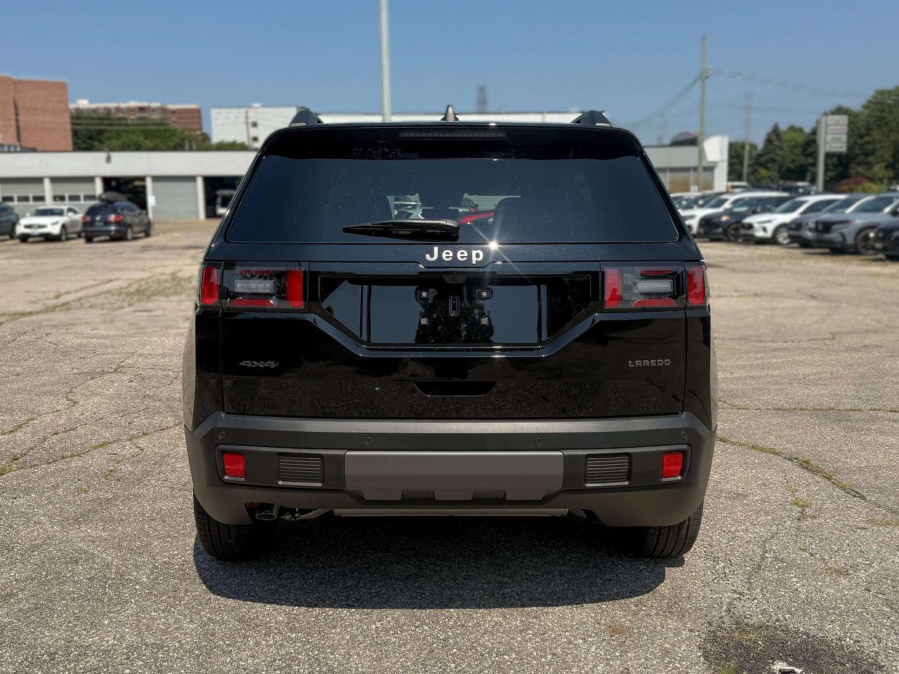 2026 Jeep Cherokee LAREDO 4x4 Photo