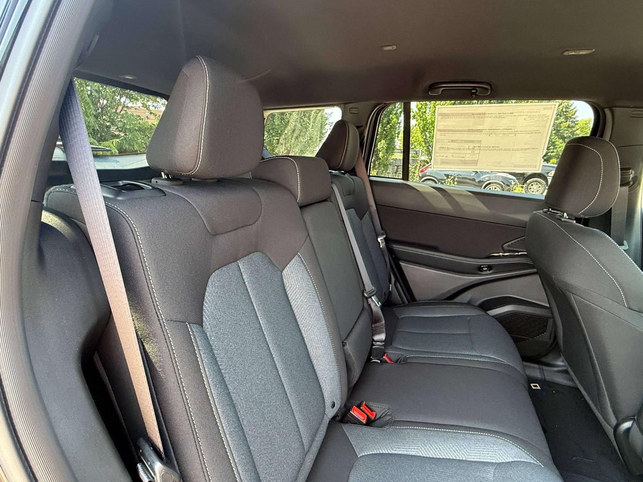 2026 Jeep Cherokee LAREDO 4x4 Photo