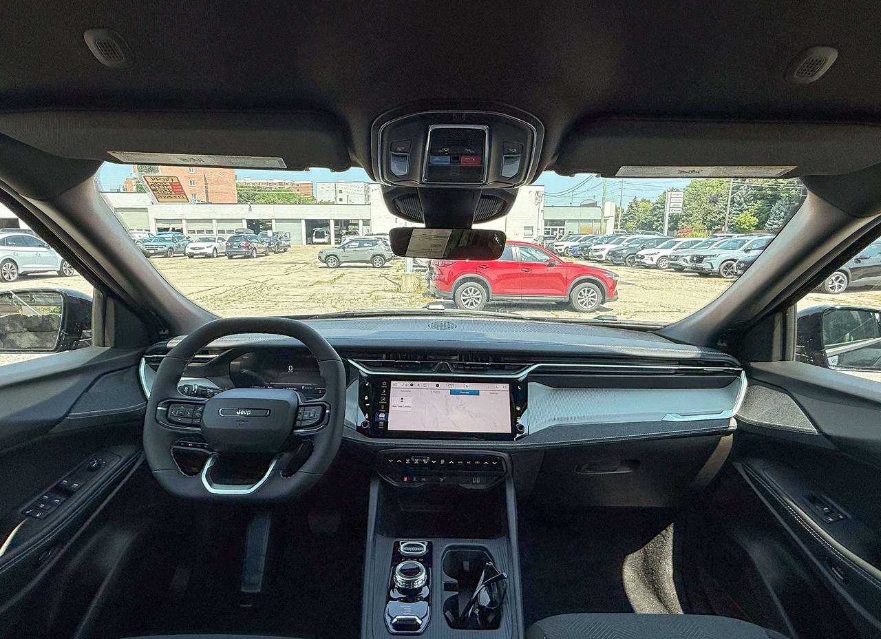 2026 Jeep Cherokee LAREDO 4x4 Photo