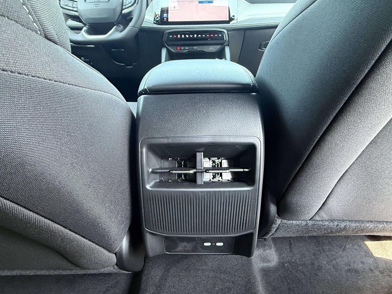 2026 Jeep Cherokee LAREDO 4x4 Photo