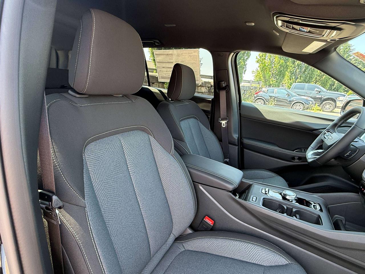 2026 Jeep Cherokee LAREDO 4x4 Photo