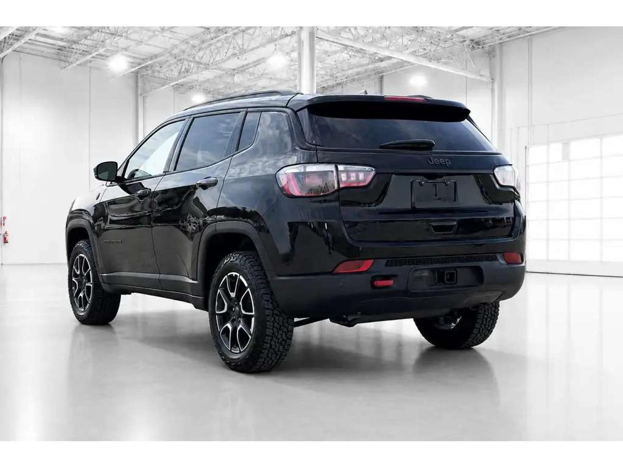 2026 Jeep Compass TRAILHAWK | Sun & Sound Grp | Leather | 4x4 Photo