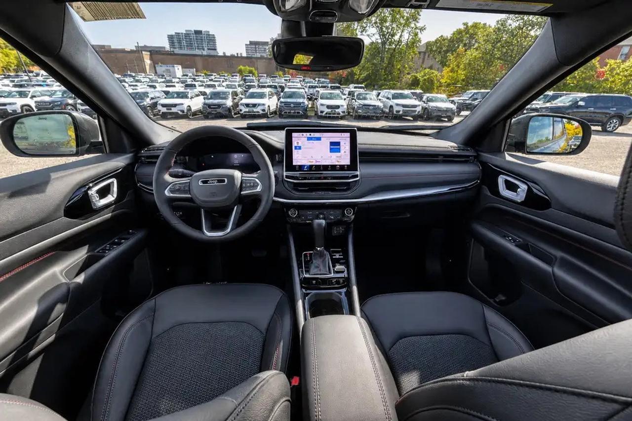 2026 Jeep Compass TRAILHAWK | Sun & Sound Grp | Leather | 4x4 Photo