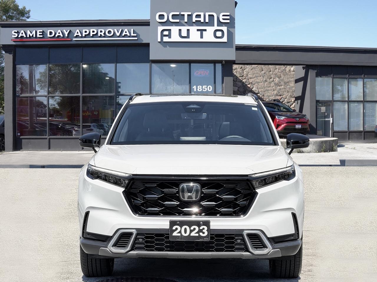 2023 Honda CR-V Hybrid Touring AWD Photo