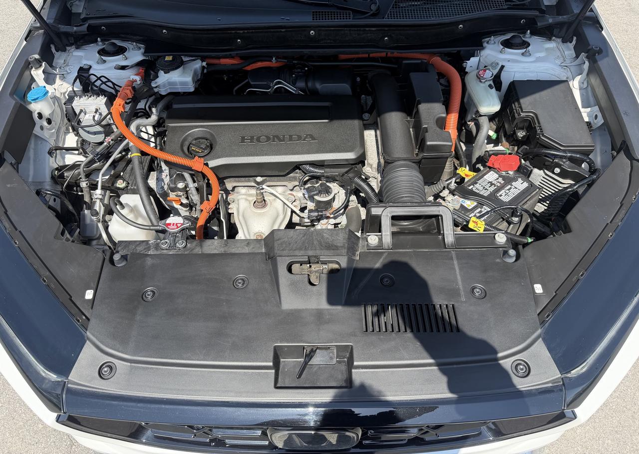 2023 Honda CR-V Hybrid Touring AWD Photo