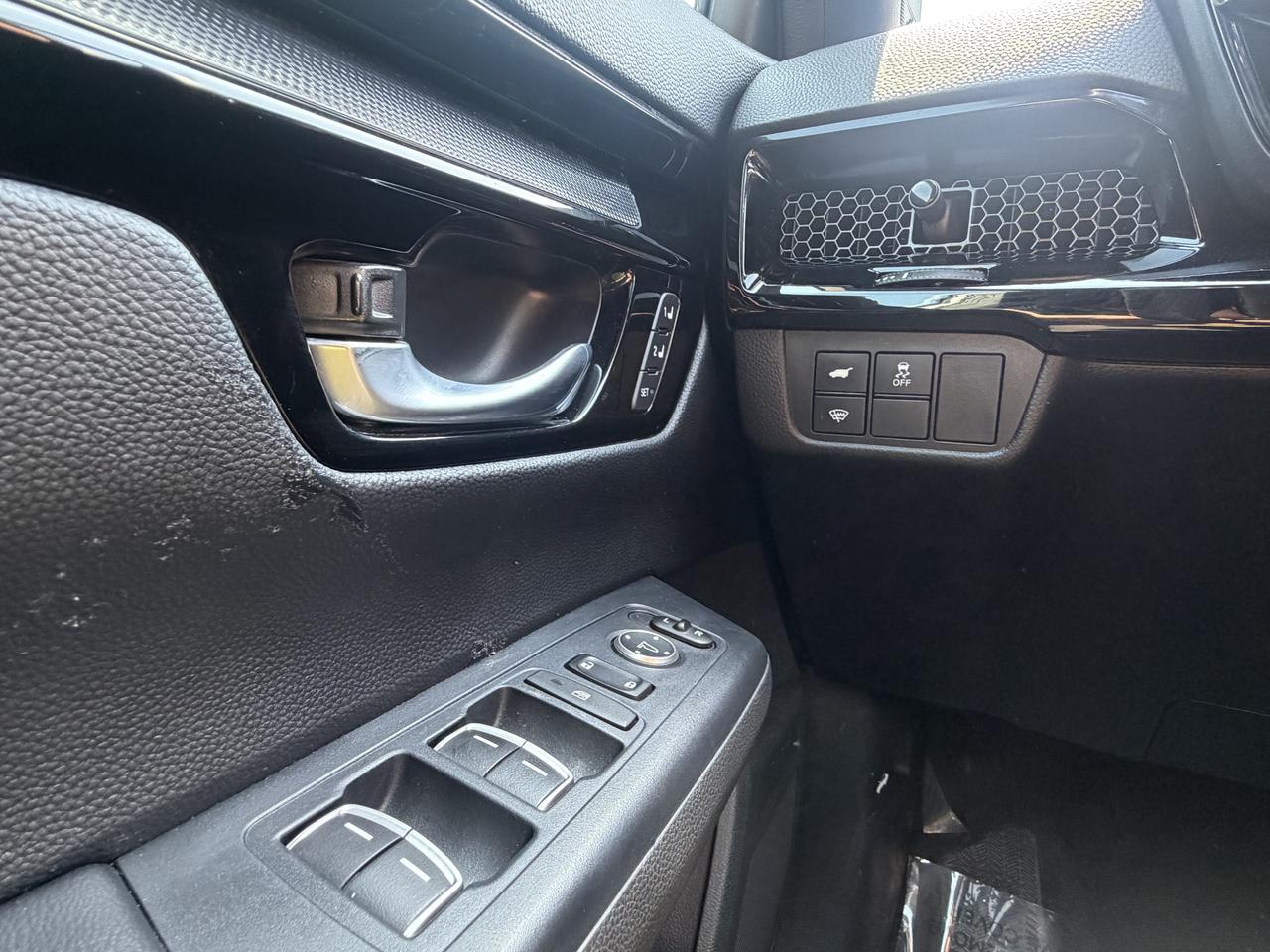 2023 Honda CR-V Hybrid Touring AWD Photo