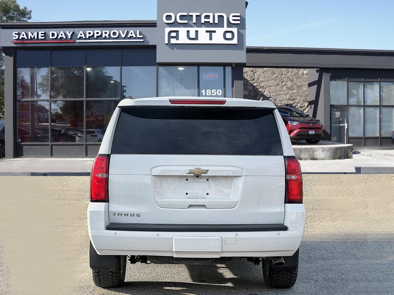 2017 Chevrolet Tahoe 4WD 4dr LT Photo4
