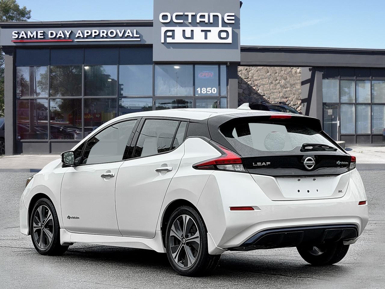2018 Nissan Leaf SL Hatchback Photo3
