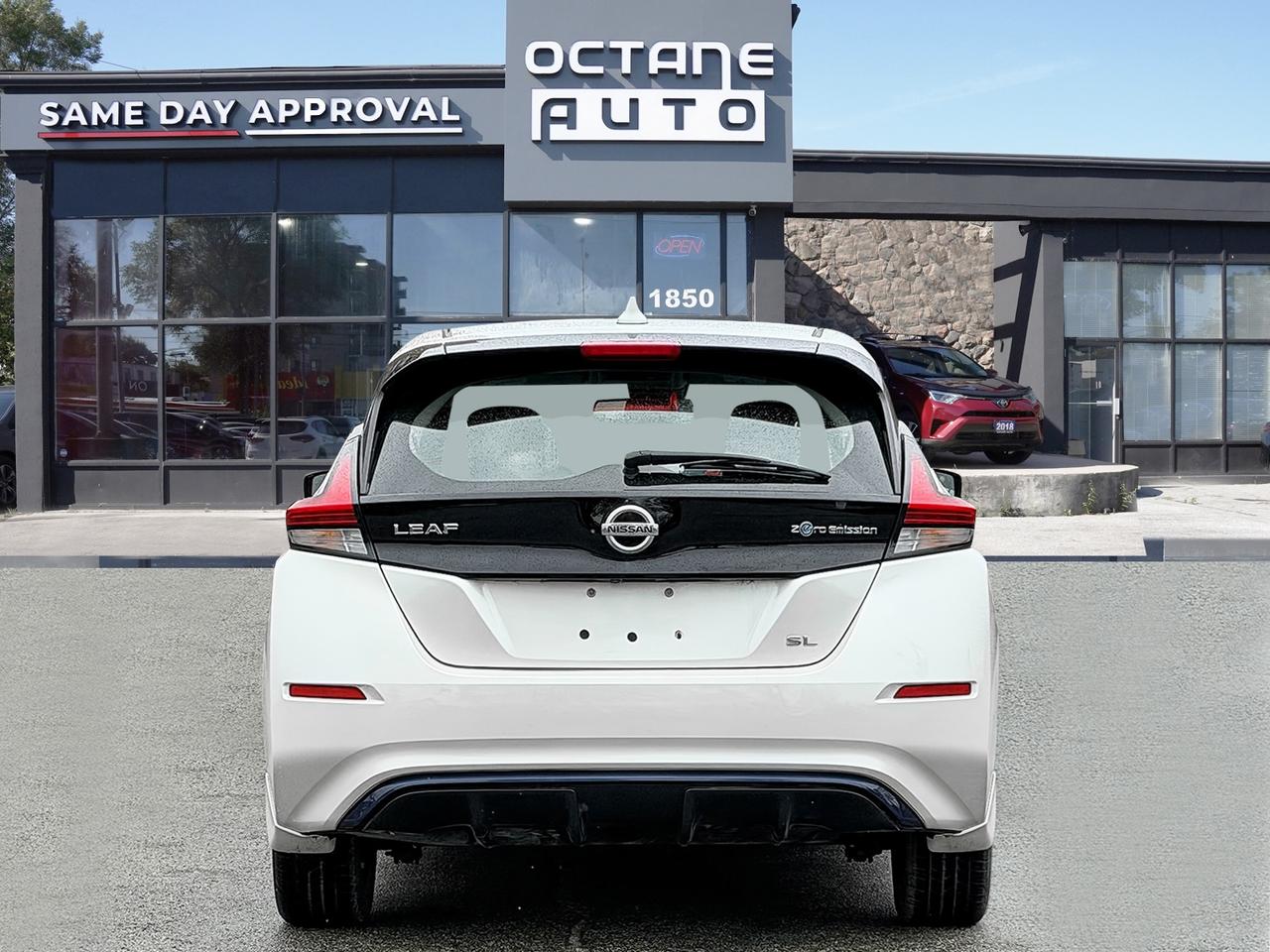 2018 Nissan Leaf SL Hatchback Photo